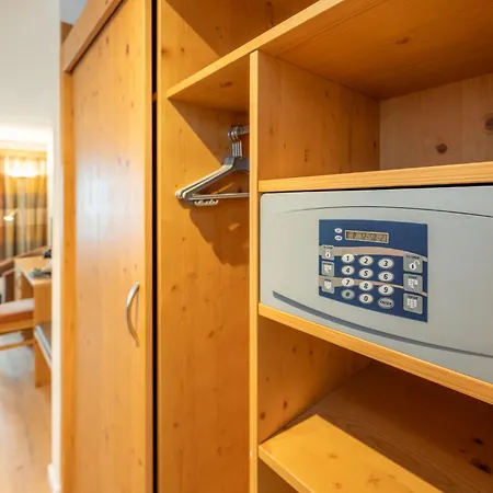 호텔 사라제나 3*