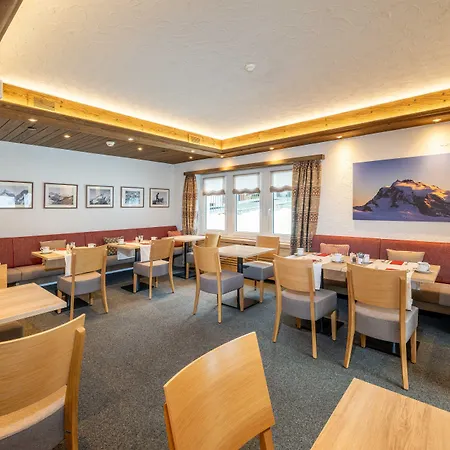 호텔 사라제나 3*