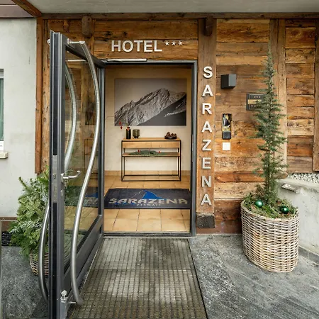 호텔 사라제나 3*