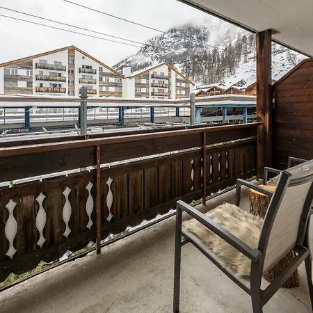 사라제나 호텔 3*